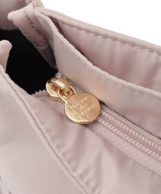 Maison de FLEUR 撥水加工リボンチャームマルチポケットトートS