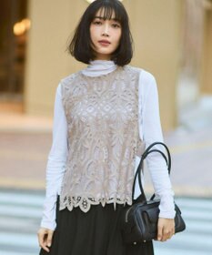 23区 エンブロイダリーレース ニットベスト ベージュ系