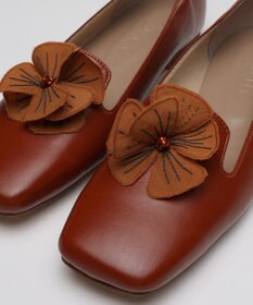 muuc 花刺繍モチーフのパンプス