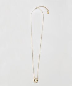 Phoebe 〈金属アレルギー対応〉メタリックパールホースシューネックレス　ゴールド　ステンレス/馬蹄/蹄鉄/ラッキーモチーフ/ギフト/プレゼント/大ぶり