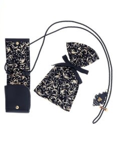 ANNA SUI エニータイム ショルダー付きミニマルチケース