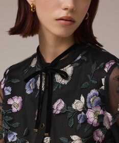 GRACE CONTINENTAL マルチ刺繍フレアワンピース