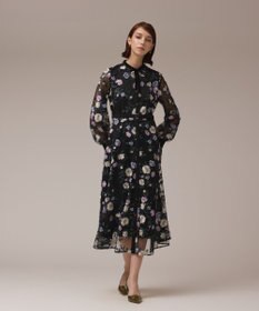 GRACE CONTINENTAL マルチ刺繍フレアワンピース