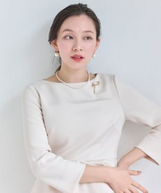 Phoebe クロスメタルパールブローチ　ゴールド