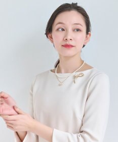 Phoebe クロスメタルパールブローチ　ゴールド