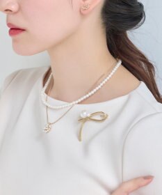 Phoebe クロスメタルパールブローチ　ゴールド