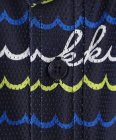 23区GOLF 【MEN】【吸水速乾・UVケア】ウェーブロゴプリント 半袖シャツ