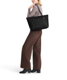 TUMI VOYAGEUR 「キュー」トート