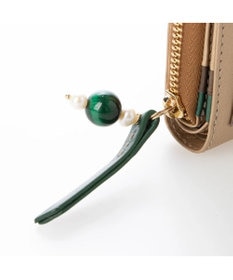 UNBILLION perche ジェムストーンチャームハーフラウンドウォレット