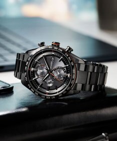 CITIZEN 【ATTESA ACT Line】ブラックボディに映えるオレンジのアクセントカラーが人気モデル AT8185-62E