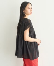 earth music&ecology 【WEB・一部店舗限定】【綿100％】レース＆ピンタックフレンチブラウス
