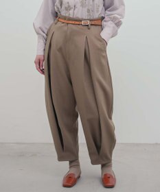 muuc 〈シワになりにくい機能素材〉〈サステナブル素材〉〈ウールライク肉厚生地〉〈オンオフ着られる〉センタータックパンツ