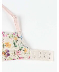 une nana cool MADE WITH LIBERTY FABRIC 特別な日以外の364日つけたくなるブラ 364ブラ レース
