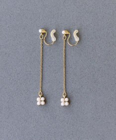 Phoebe 〈痛くないシリーズ/金属アレルギー対応〉タイニーフラワーロングライトフィットイヤリング　チェーン/小粒パール/揺れるイヤリング