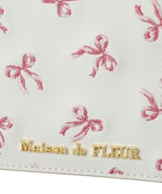 Maison de FLEUR リボン刺繍カードケース