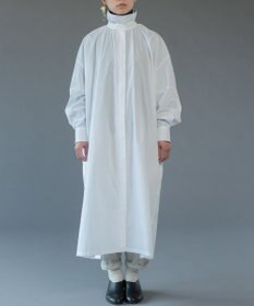 muuc 〈多彩な着方が叶う〉〈衿立て＆衿折り〉〈遠州織物の工場で織られた上質なコットン生地〉リボン紐付き多様衿 シャツワンピース