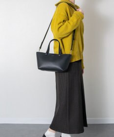 INTER-CHAUSSURES 【LORISTELLA】ベーシックレザーハンドバッグ