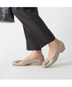 Riz raffinee <Riz raffinee>モチーフ金具付バレエパンプス