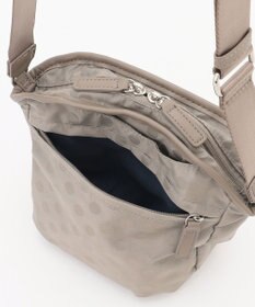 Y'SACCS ドットジャガードポシェット