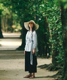 23区 【洗える】LIBECO ベルト付き ブラウス