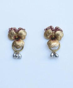 monshiro 【パール】ビオラ ピアス（レッド）