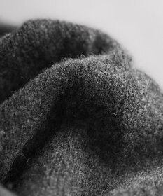 AND WOOL 〈上質な素材と手仕事から生まれたニット〉ホワイトカシミヤ100%の大判ストール