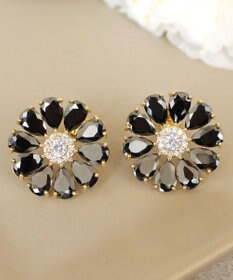 Tiaclasse 【金属アレルギー対応】ブラックフラワーピアス