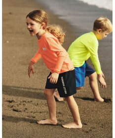 HELLY HANSEN 【キッズ・吸湿速乾・UVカット・耐海水・耐塩素・記名ラベル付】ロングスリーブフラッシュカラーラッシュガード