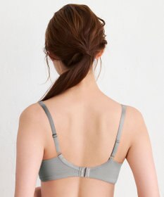 WACOAL 【小さく見せるブラ】 シンプル ブラジャー 着やせ効果 コンパクトにメイク バストの突出をおさえる 背中の段差を軽減 大きいサイズ レディース BRB452 /ワコール