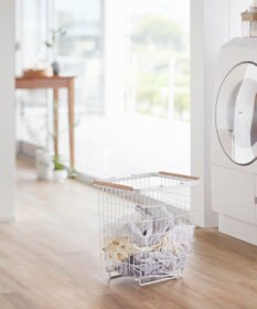 tower 折り畳み脚付きランドリーバスケット トスカ ホワイト