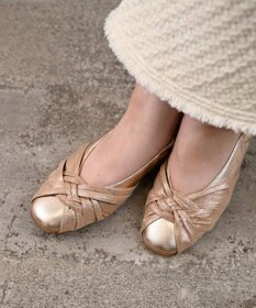 nouvelleRobe Oū 【本革・高反発】Square スクエアトゥ メッシュモチーフパンプス