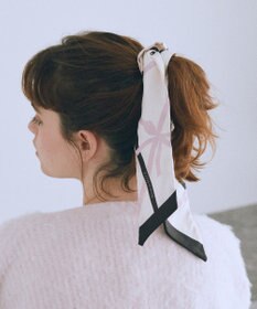 Maison de FLEUR リボンモチーフ柄スカーフ
