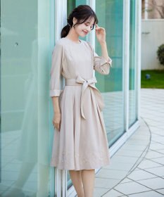 Tiaclasse L 【洗える】花柄刺繍フレアワンピース