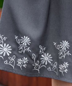 Tiaclasse L 【洗える】花柄刺繍フレアワンピース