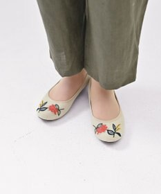 muuc 小花柄刺繍のバレエシューズ