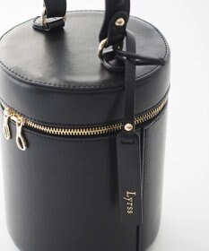 style code [Lyrss/リルス] イタリア製牛トコ皮 CITYエシカルレザースマート ショルダーポケット