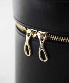 style code [Lyrss/リルス] イタリア製牛トコ皮 CITYエシカルレザースマート ショルダーポケット