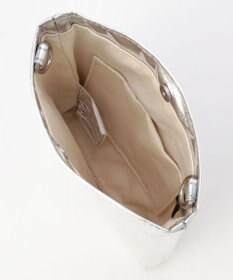 Y'SACCS PVCメタリックショルダーバッグ