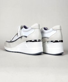 Dominic3 ヒールアップ グリッタートリム サイドジップスニーカー