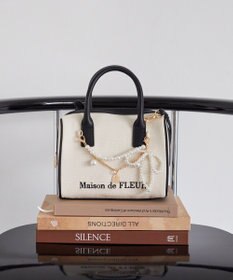 Maison de FLEUR チャーム付きキャンバスボストンバッグ