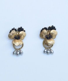 monshiro 【パール】ビオラ ピアス（ブラック）