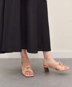 INTER-CHAUSSURES 【ANGEL ALARCON】スクエアトウクロスベルトサンダル