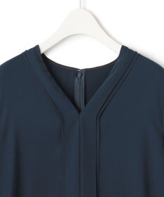 ICB 【洗える】ソフトジョーゼット Vネックブラウス