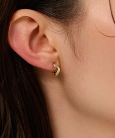 Phoebe 〈金属アレルギー対応/痛くないシリーズ〉リップルフープライトフィットイヤリング　ゴールド/ニッケルフリー