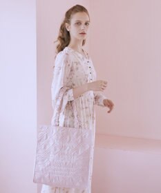 Maison de FLEUR ブランドロゴ刺繍キルティングスクエアトート