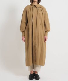 muuc 〈多彩な着方が叶う〉〈衿立て＆衿折り〉〈遠州織物の工場で織られた上質なコットン生地〉リボン紐付き多様衿 シャツワンピース