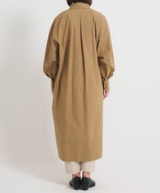 muuc 〈多彩な着方が叶う〉〈衿立て＆衿折り〉〈遠州織物の工場で織られた上質なコットン生地〉リボン紐付き多様衿 シャツワンピース