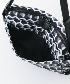 Y'SACCS キュービックモノグラム　スクエアショルダー