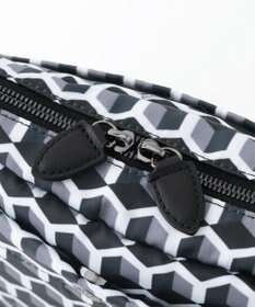 Y'SACCS キュービックモノグラム　スクエアショルダー