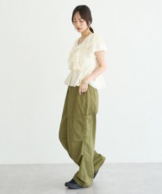 earth music&ecology フリルVネックブラウス
